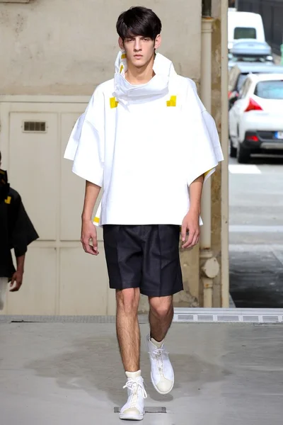 Look 9